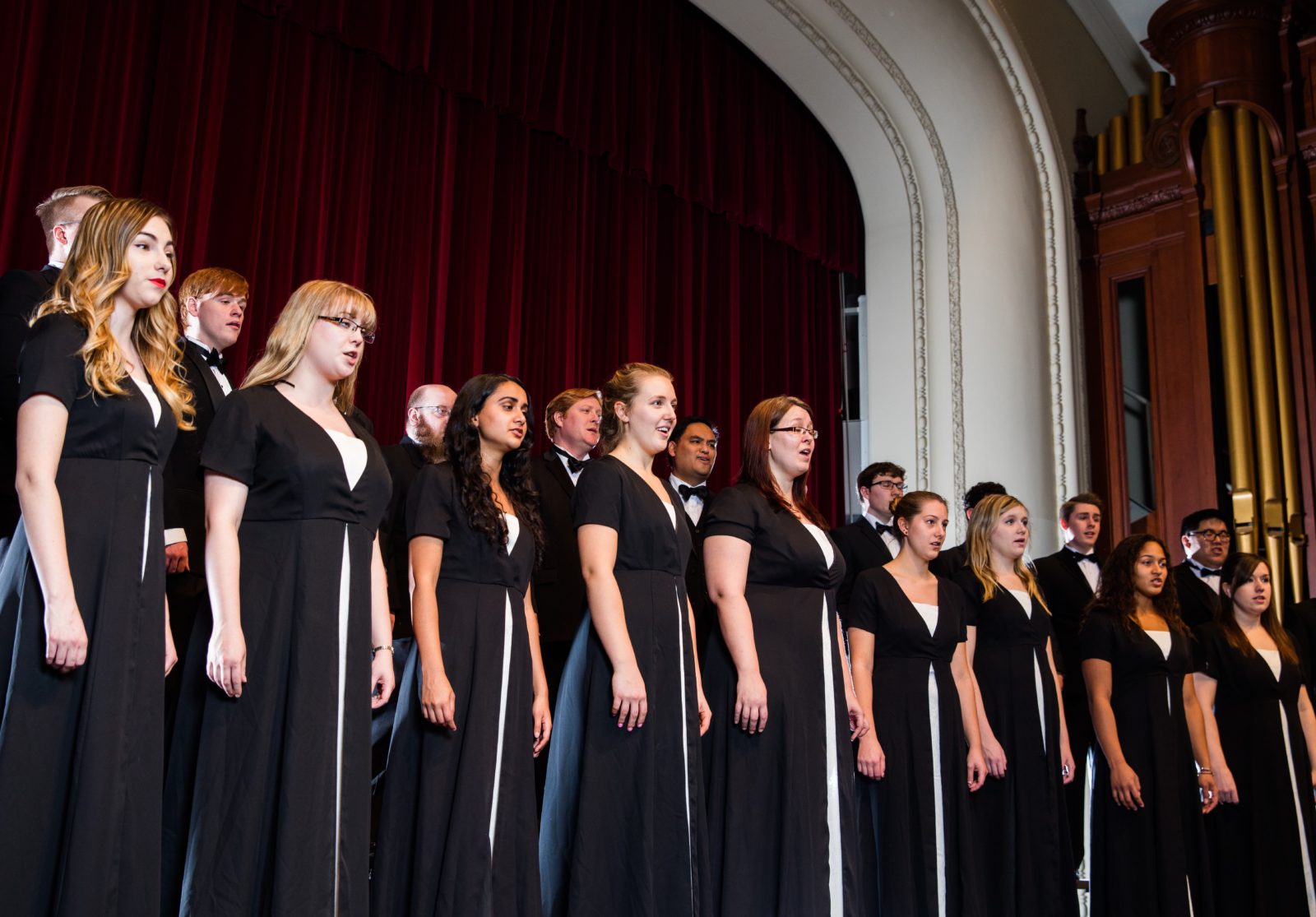 Madrigal Singers Fall 2015 3